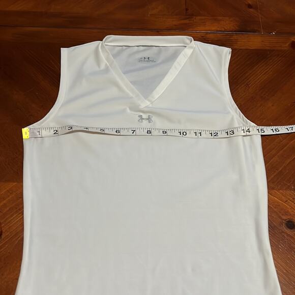 Under Armour White V-Neck Sleeveless Knit Top Summer Sports Tenniscore - Picture 8 of 9